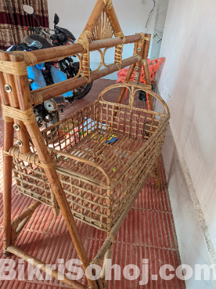 বেতের দোলনা